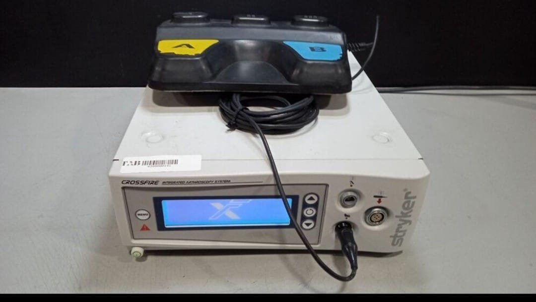 STRYKER CROSSFIRE INTEGRATED ARTHROSCOPY SYSTEM WITH FOOTSWITCH (QTY 1) STRYKER CROSSFIRE INTEGRATED ARTHROSCOPY SYSTEM WITH FOOTSWITCH