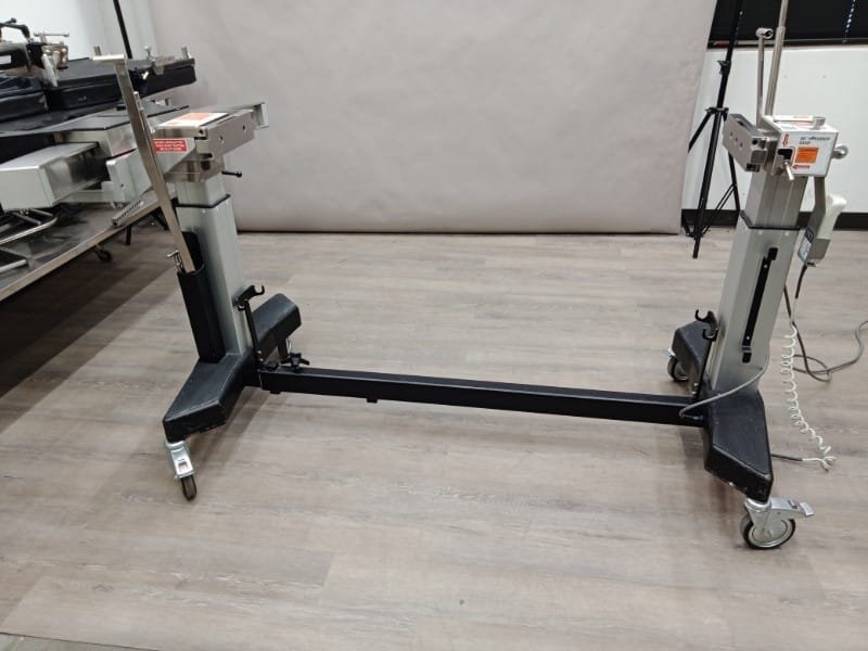 Mizuho OSI 5890 Modular Table