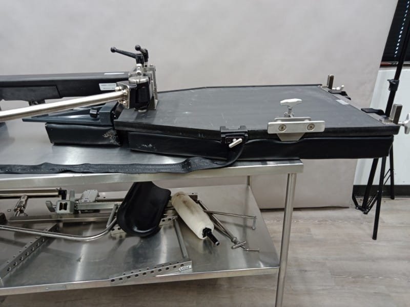 Mizuho OSI 5890 Modular Table
