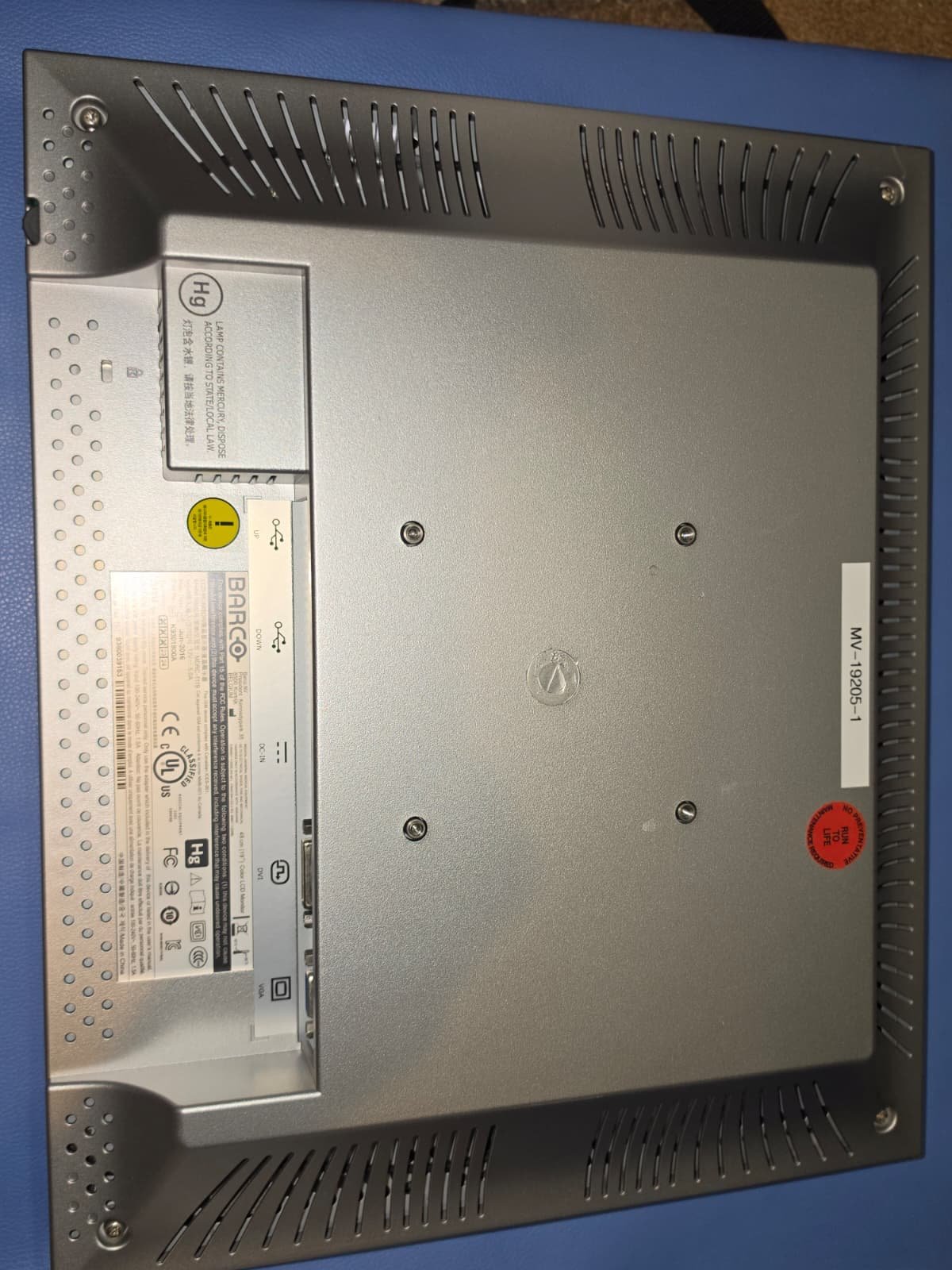 Barco MDRC-1119 19" Medical Grade LCD Monitor DVI VGA USB – P/N K9301800A