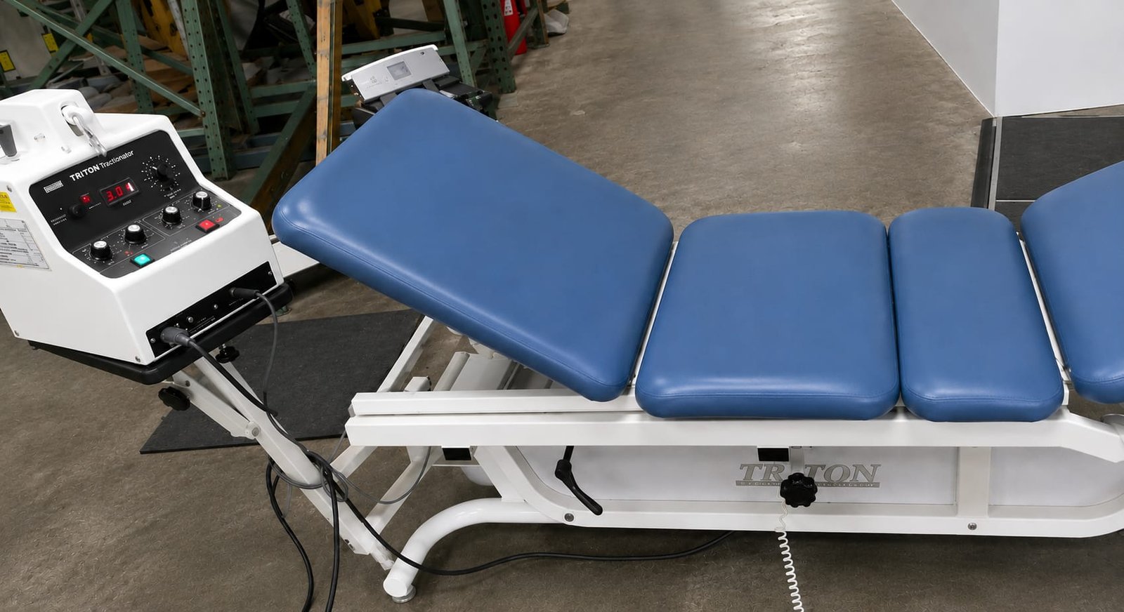 Chattanooga Triton TRT-300 Table + T700 Traction Unit