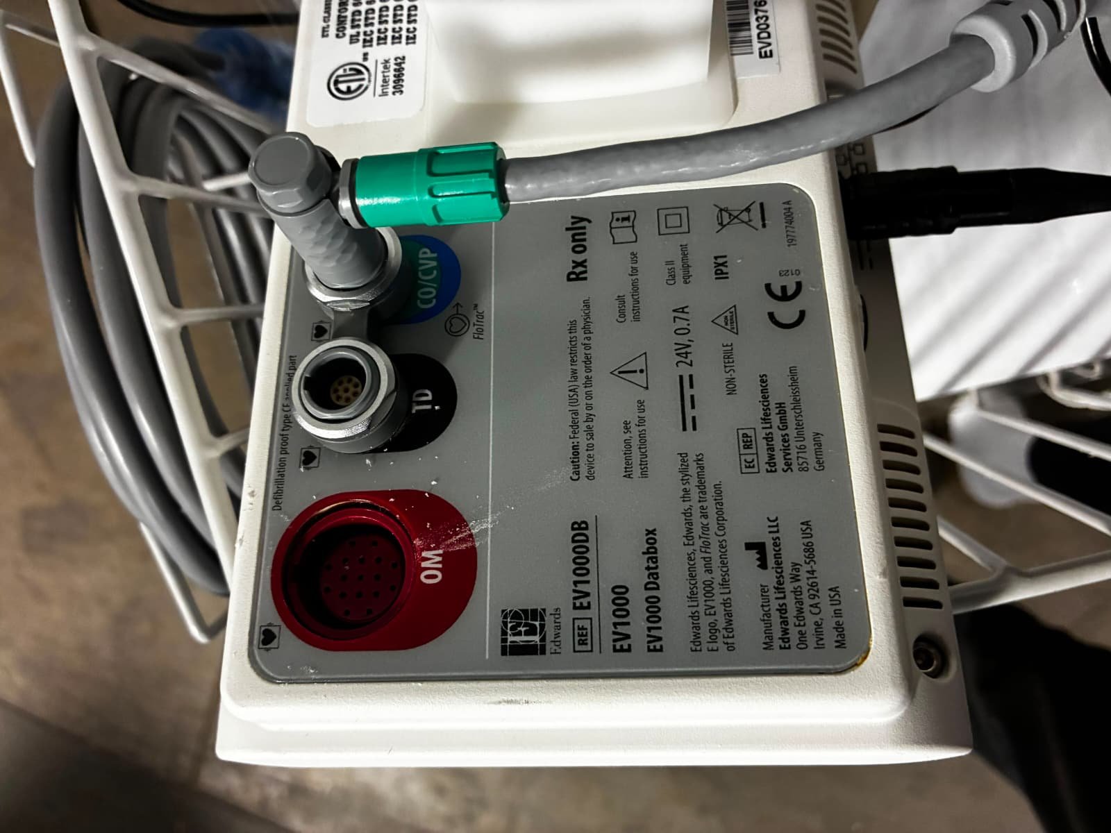 Edwards Lifesciences EV1000 Clinical Platform (EV1000M Monitor / EV1000DB Databox)
