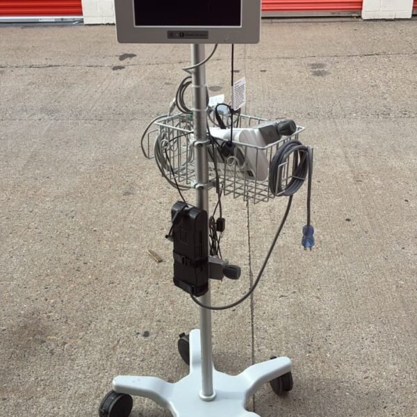 Edwards Lifesciences EV1000 Clinical Platform setup. I can identify the EV1000M monitor, EV1000DB Databox (6)