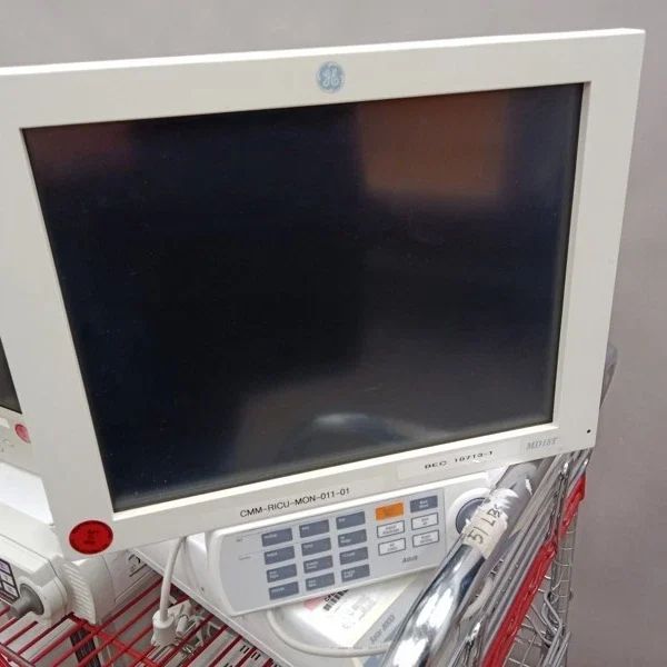 GE Marquette Patient Monitor Display Lot E28093 MD15 Bedside ICU Monitor E28093 2 Units 2 1.webp