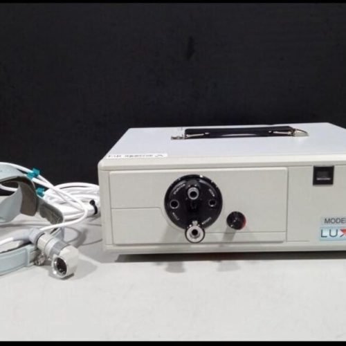 LUXTEC 9300XSP LIGHT SOURCE